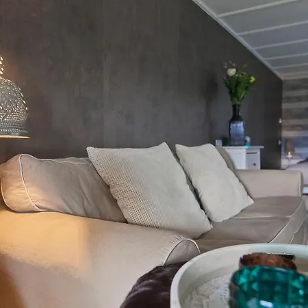 Landzicht Bed and Breakfast Velserbroek